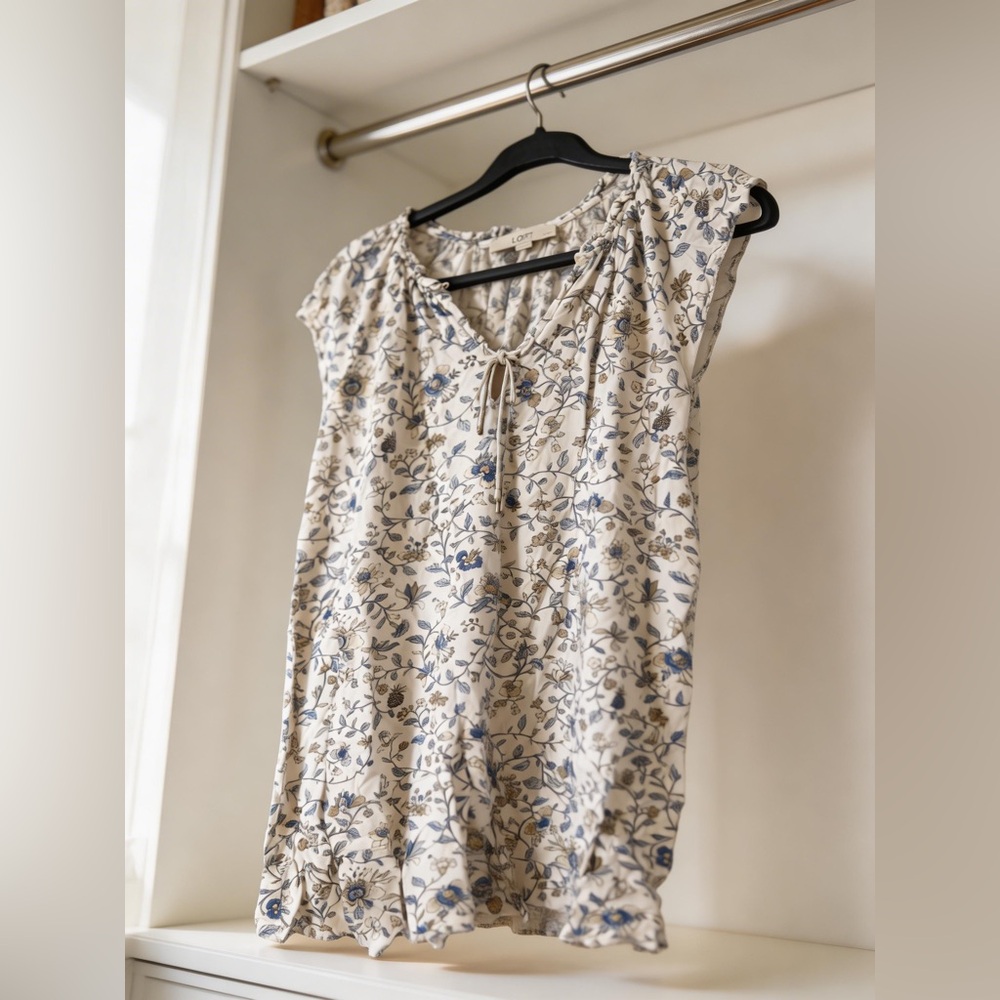 Ladies LOFT Blue Floral Ruffle V-Neck Blouse (inv# 177) - Picture 4 of 11